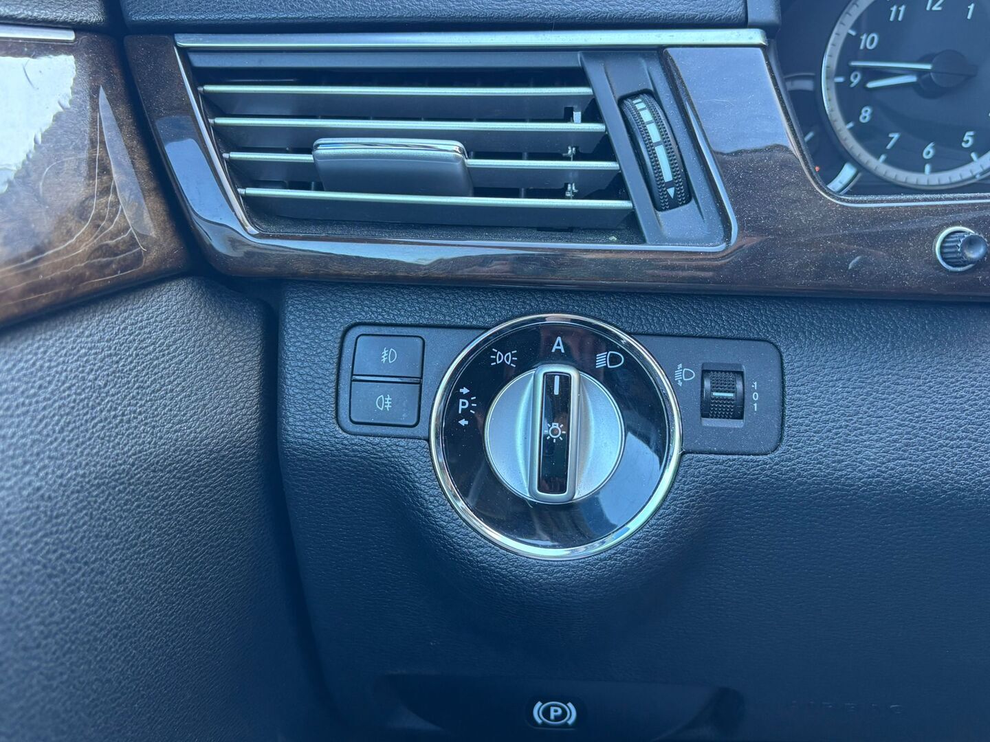 MERCEDES-BENZ E 2010