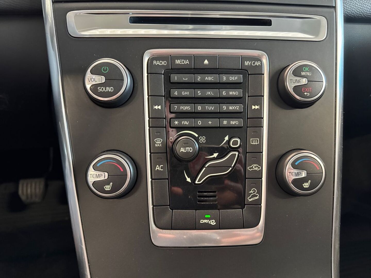 VOLVO XC60 2012