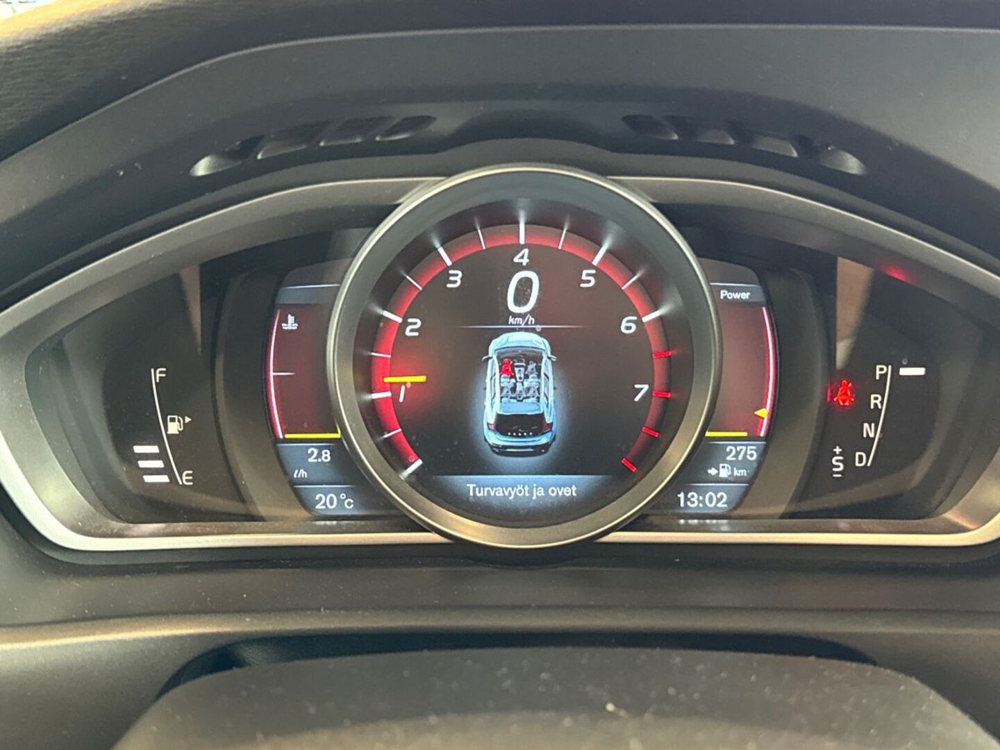 VOLVO V40 Cross Country 18