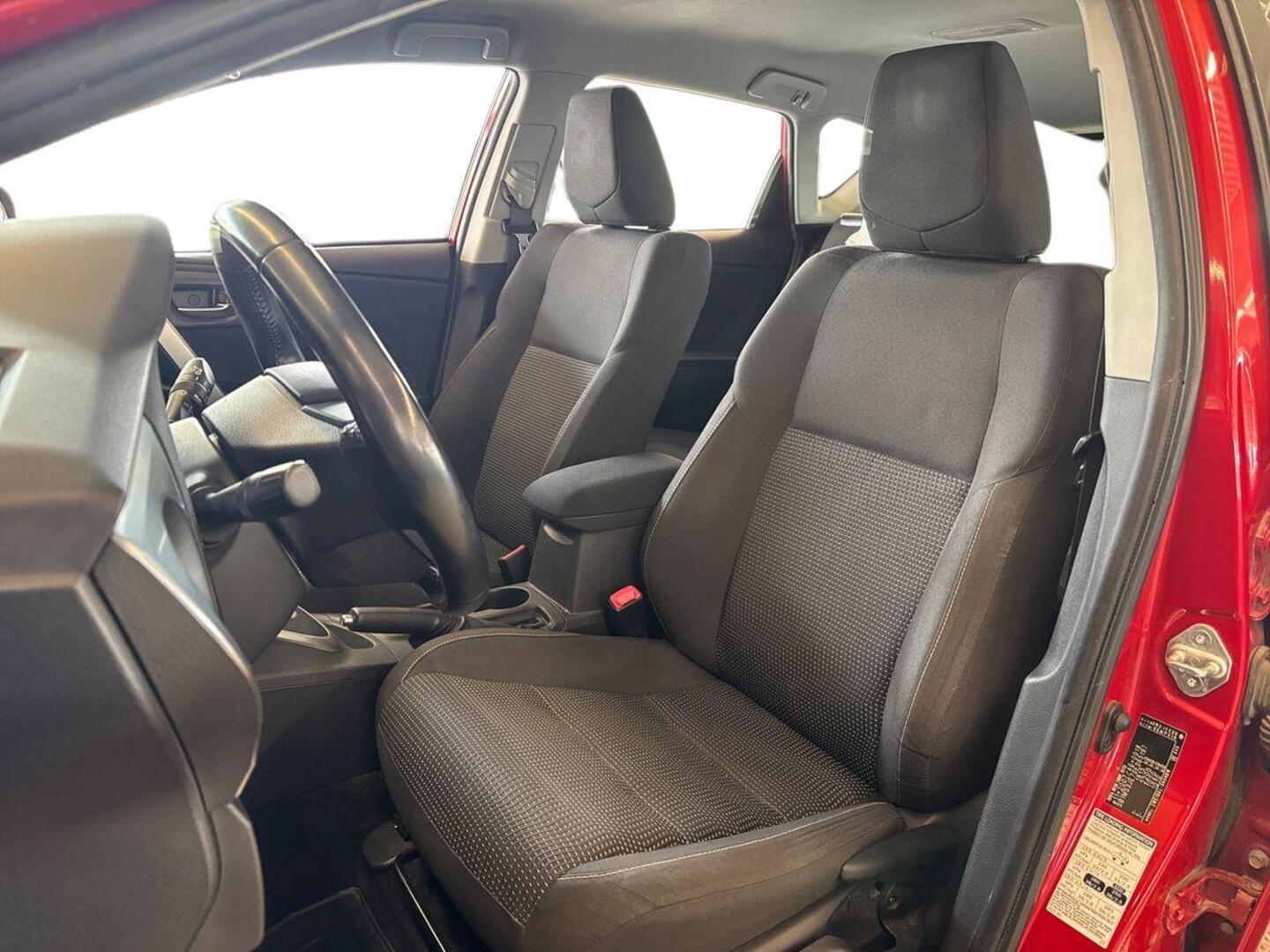 TOYOTA Auris 2014