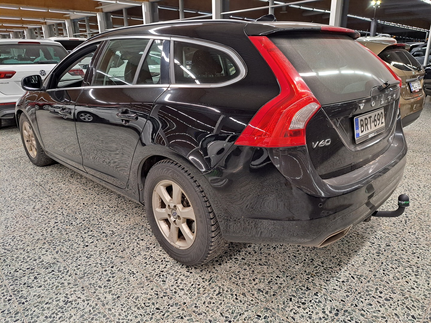 VOLVO V60 2015