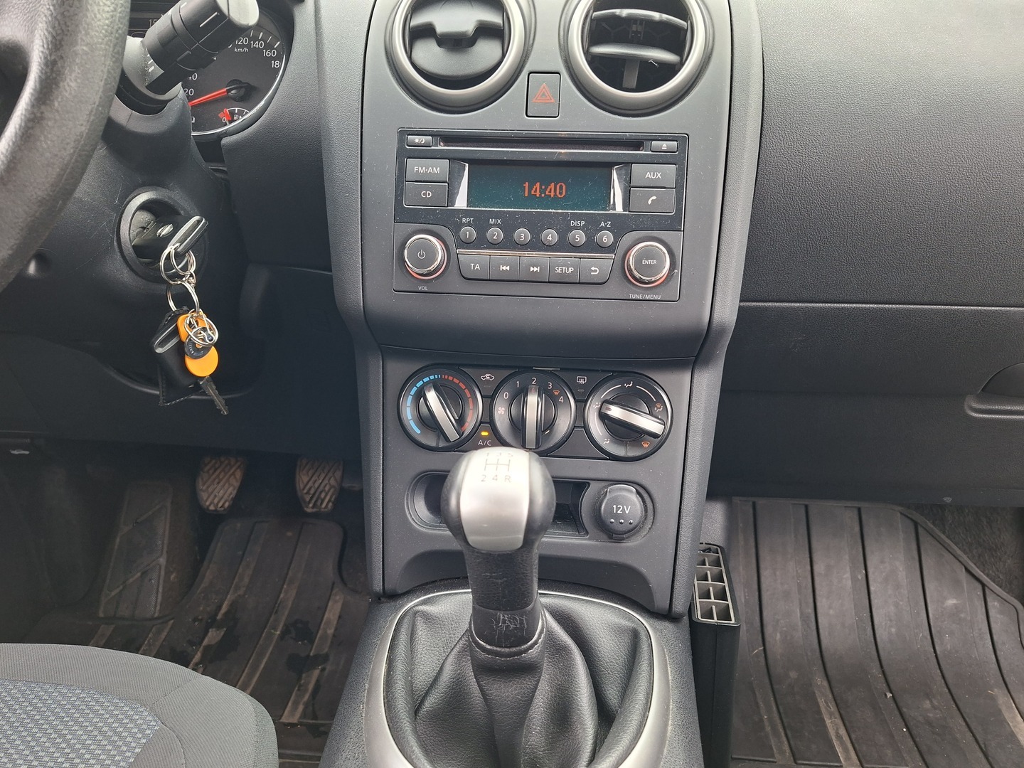 NISSAN Qashqai 2012