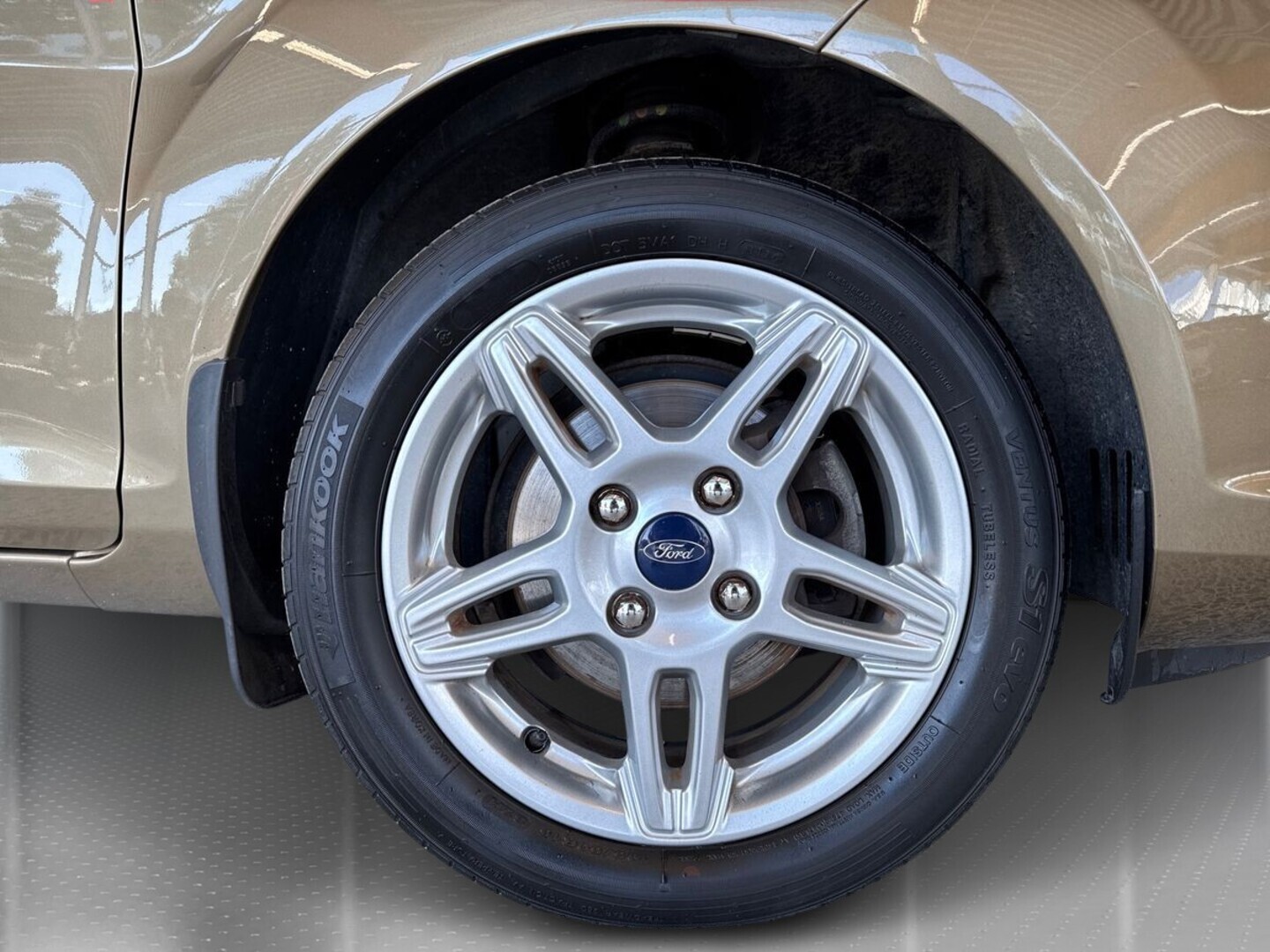 FORD Fiesta 13
