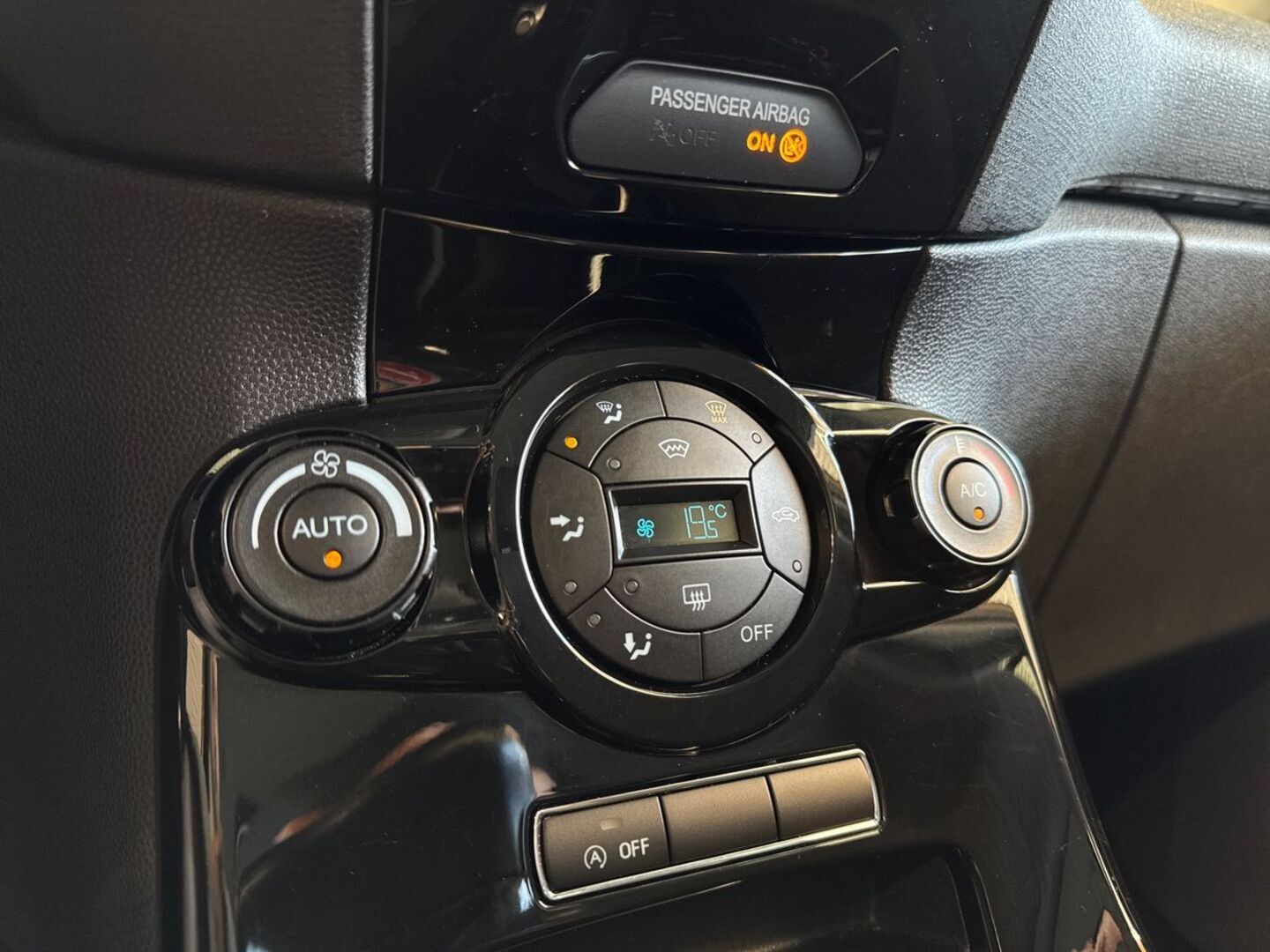 FORD Fiesta 18