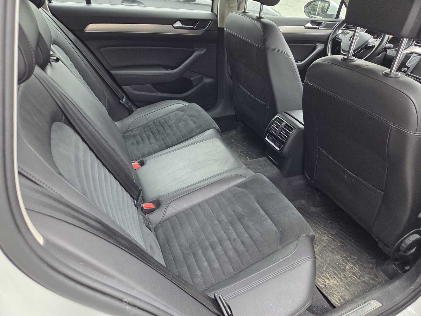 VOLKSWAGEN Passat 2017