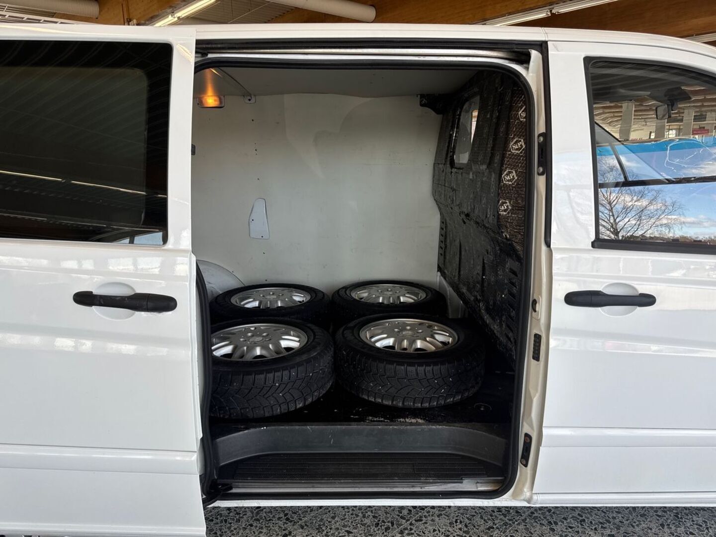 MERCEDES-BENZ Vito 2011