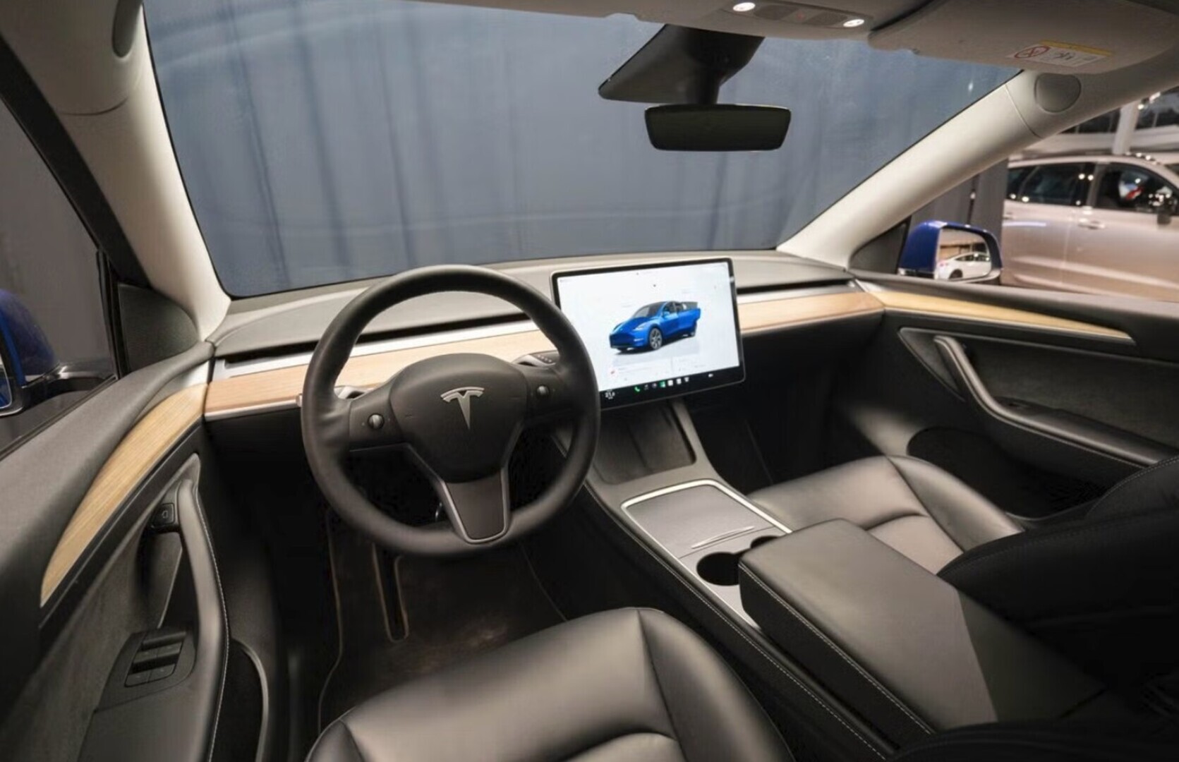 TESLA Model Y 2023