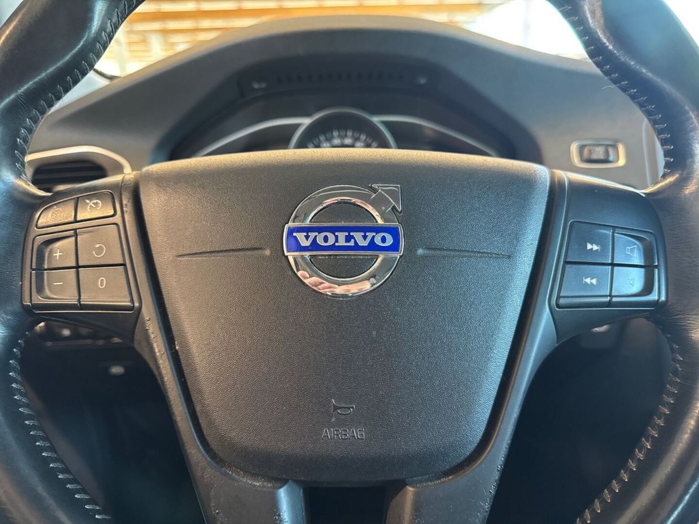 VOLVO V60 15