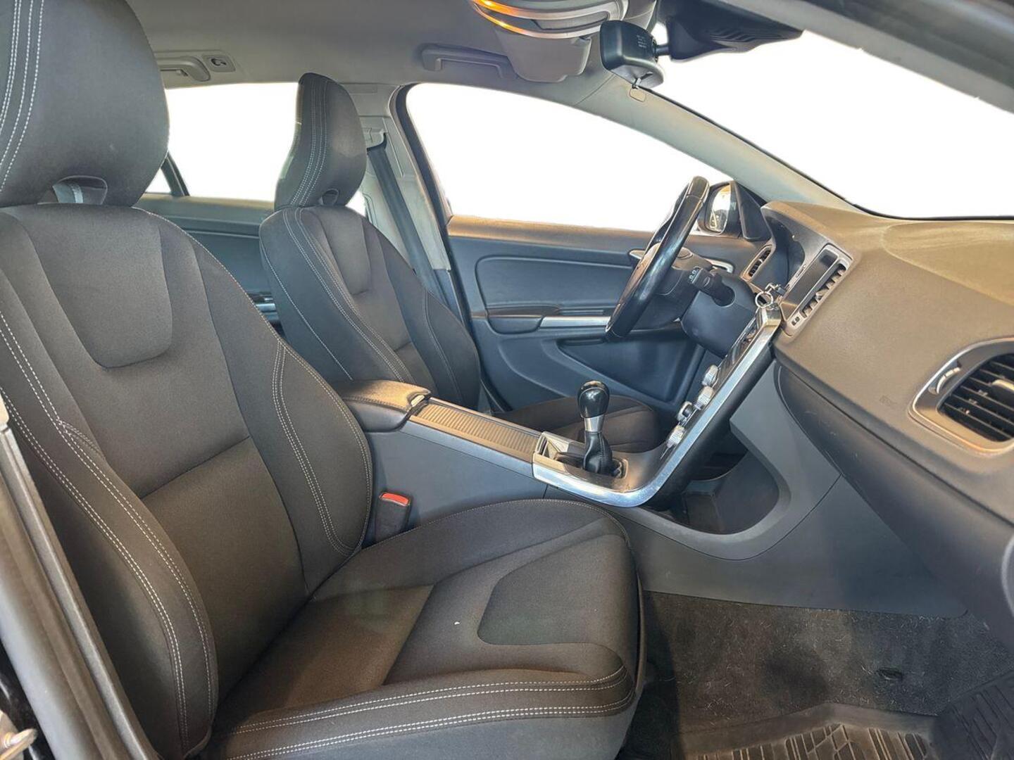 VOLVO V60 9