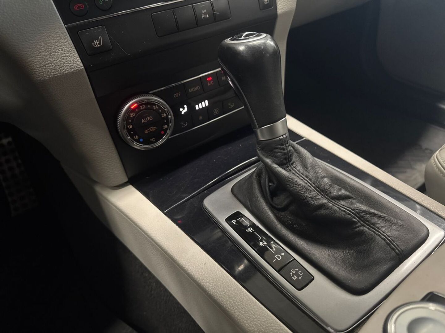MERCEDES-BENZ GLK 18