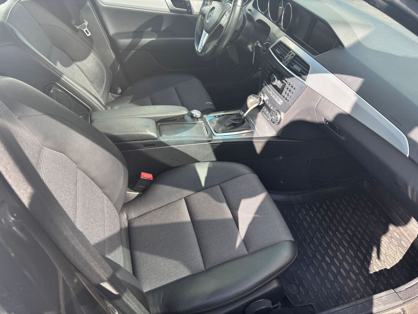 MERCEDES-BENZ C 2012