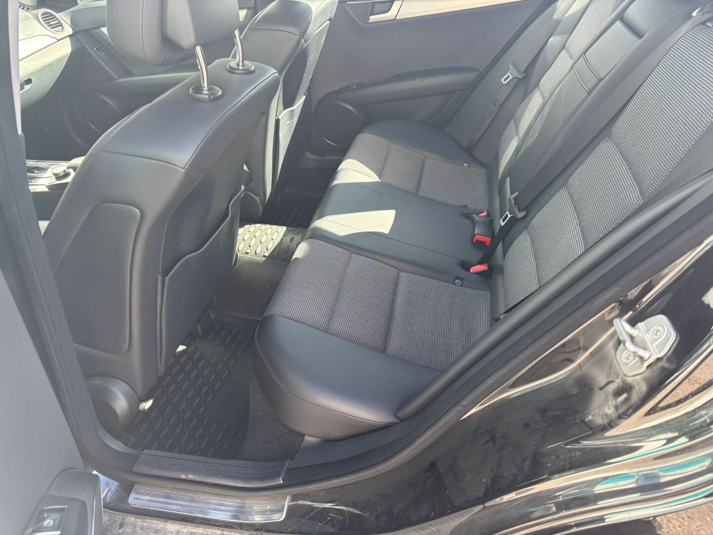 MERCEDES-BENZ C 2012