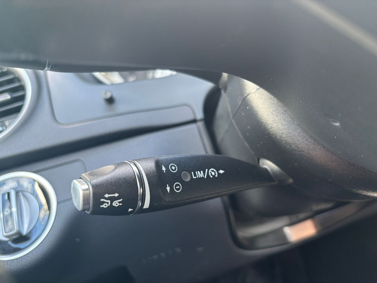 MERCEDES-BENZ C 2012