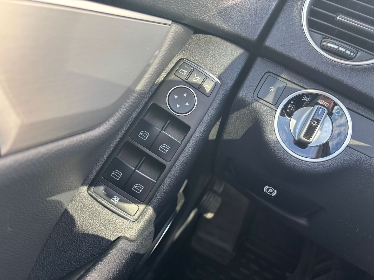 MERCEDES-BENZ C 2012