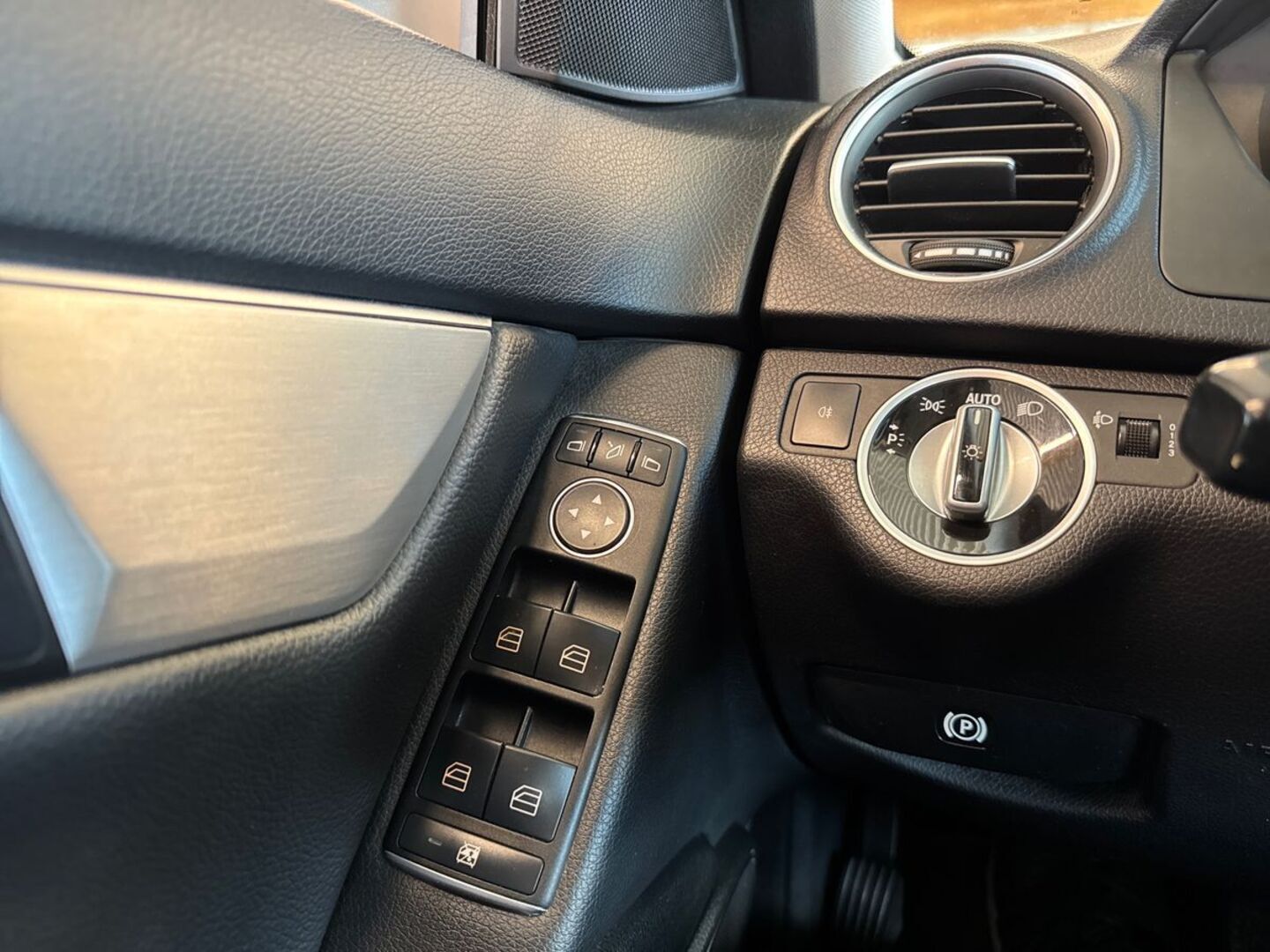 MERCEDES-BENZ C 2011