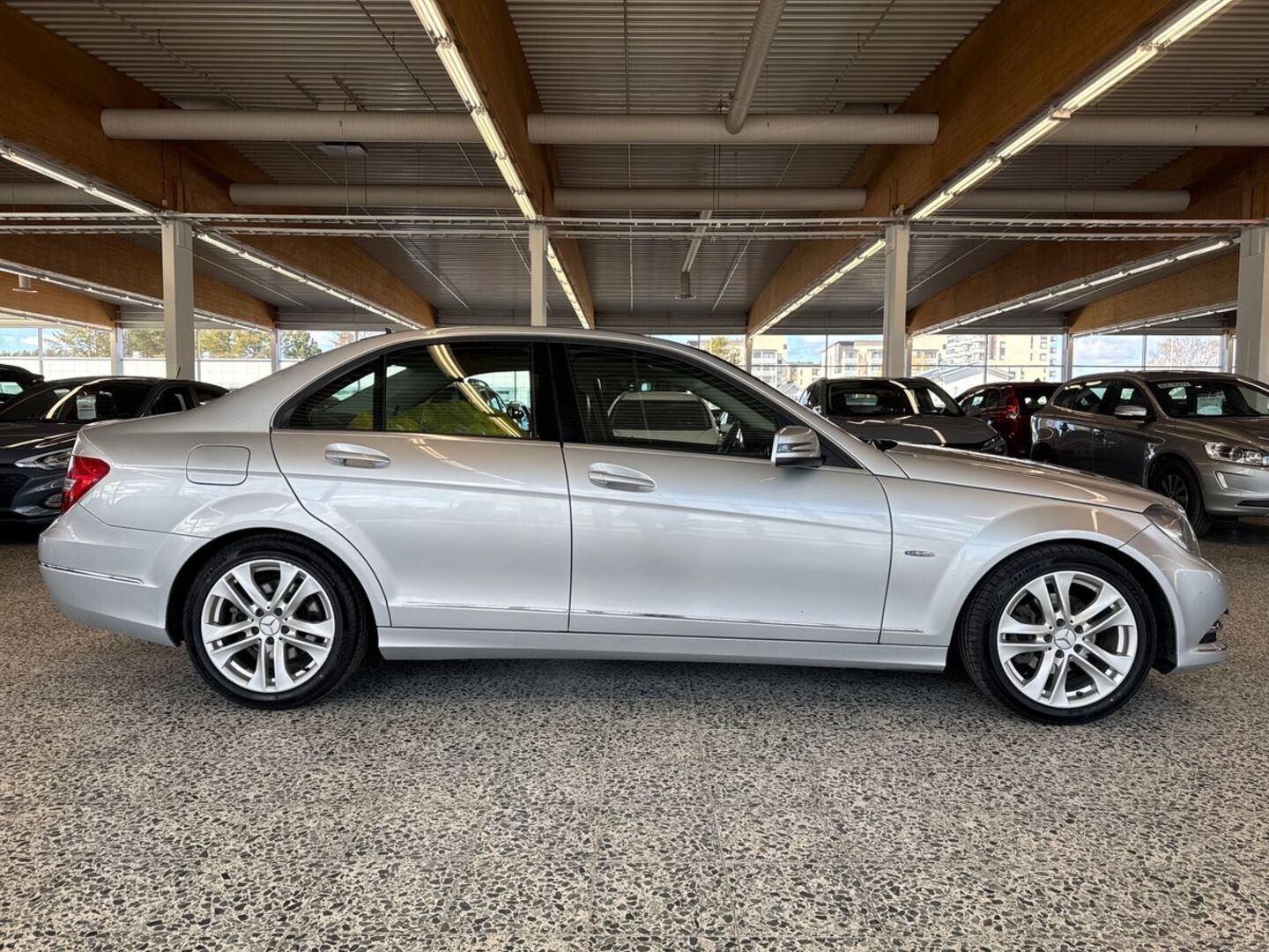 MERCEDES-BENZ C 2011