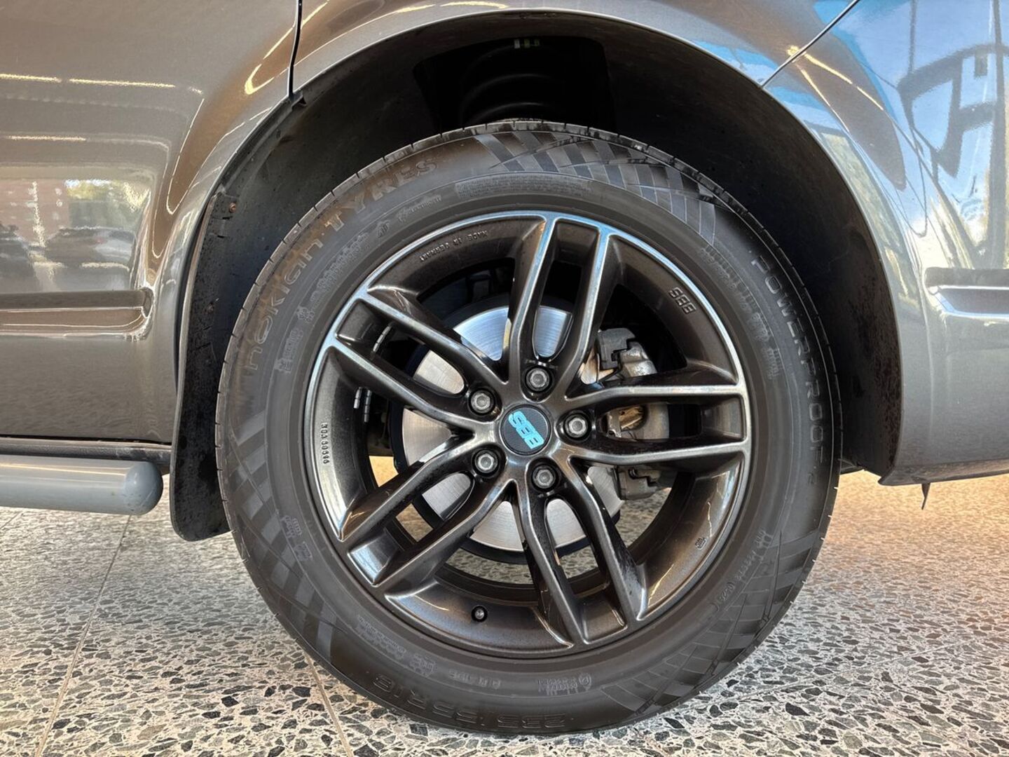 VOLKSWAGEN Transporter 17