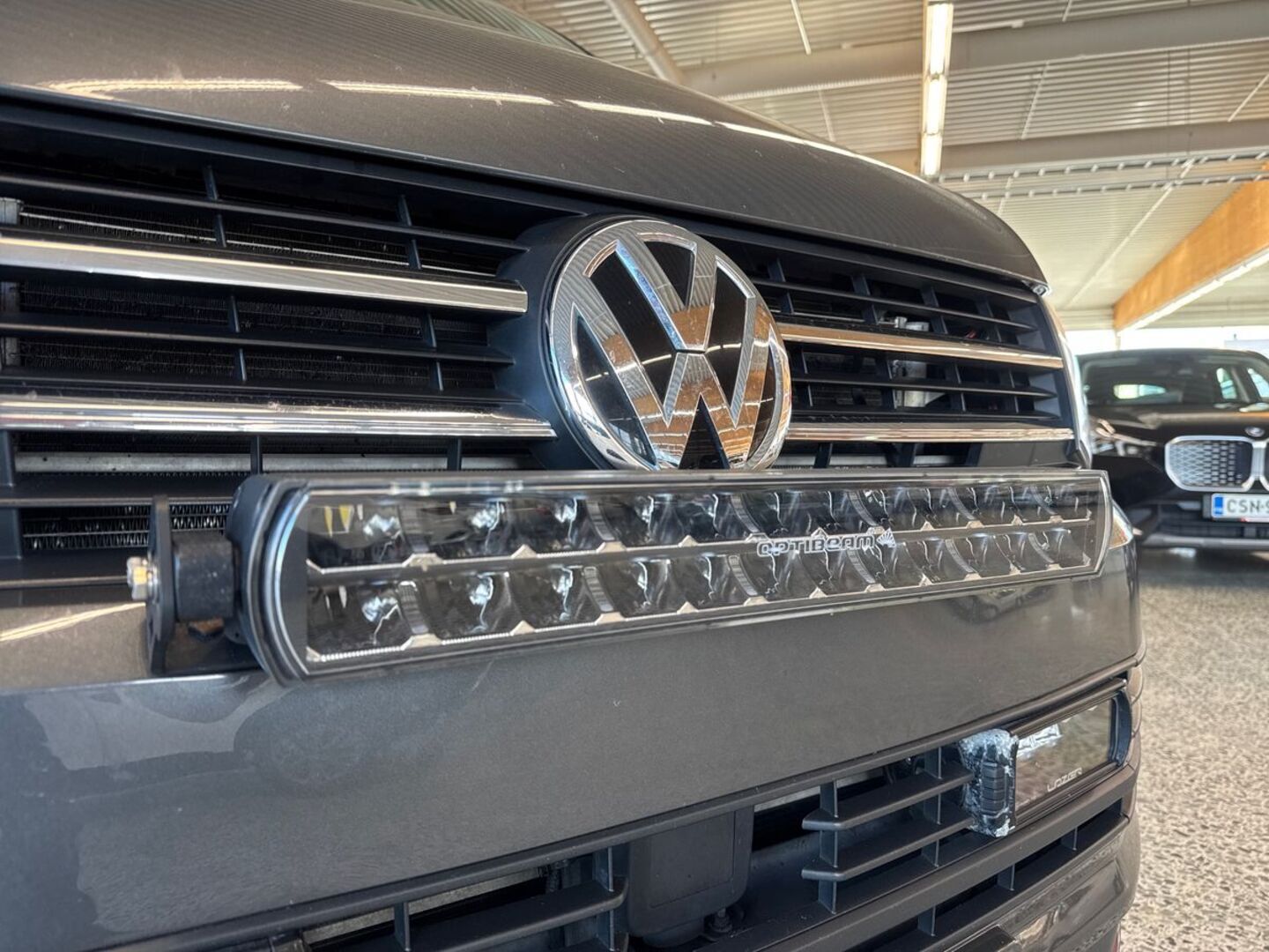 VOLKSWAGEN Transporter 18