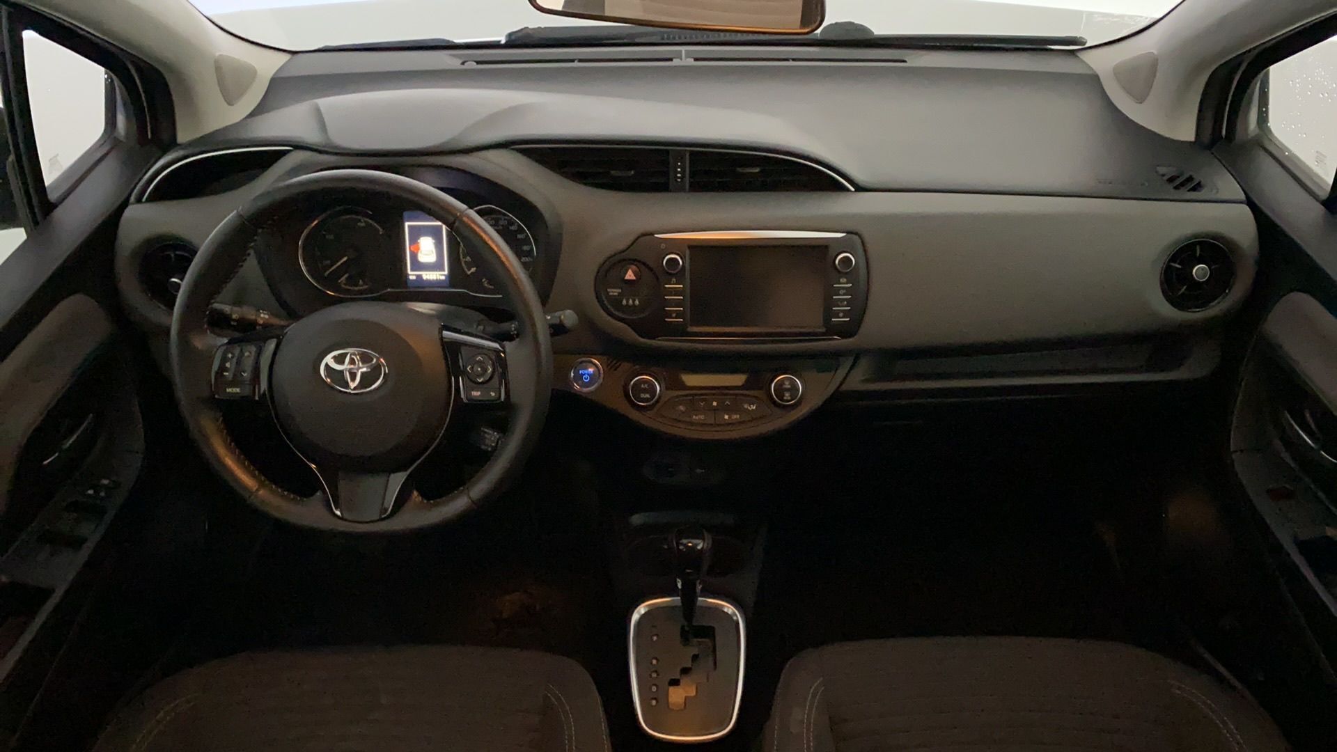 TOYOTA Yaris 2019