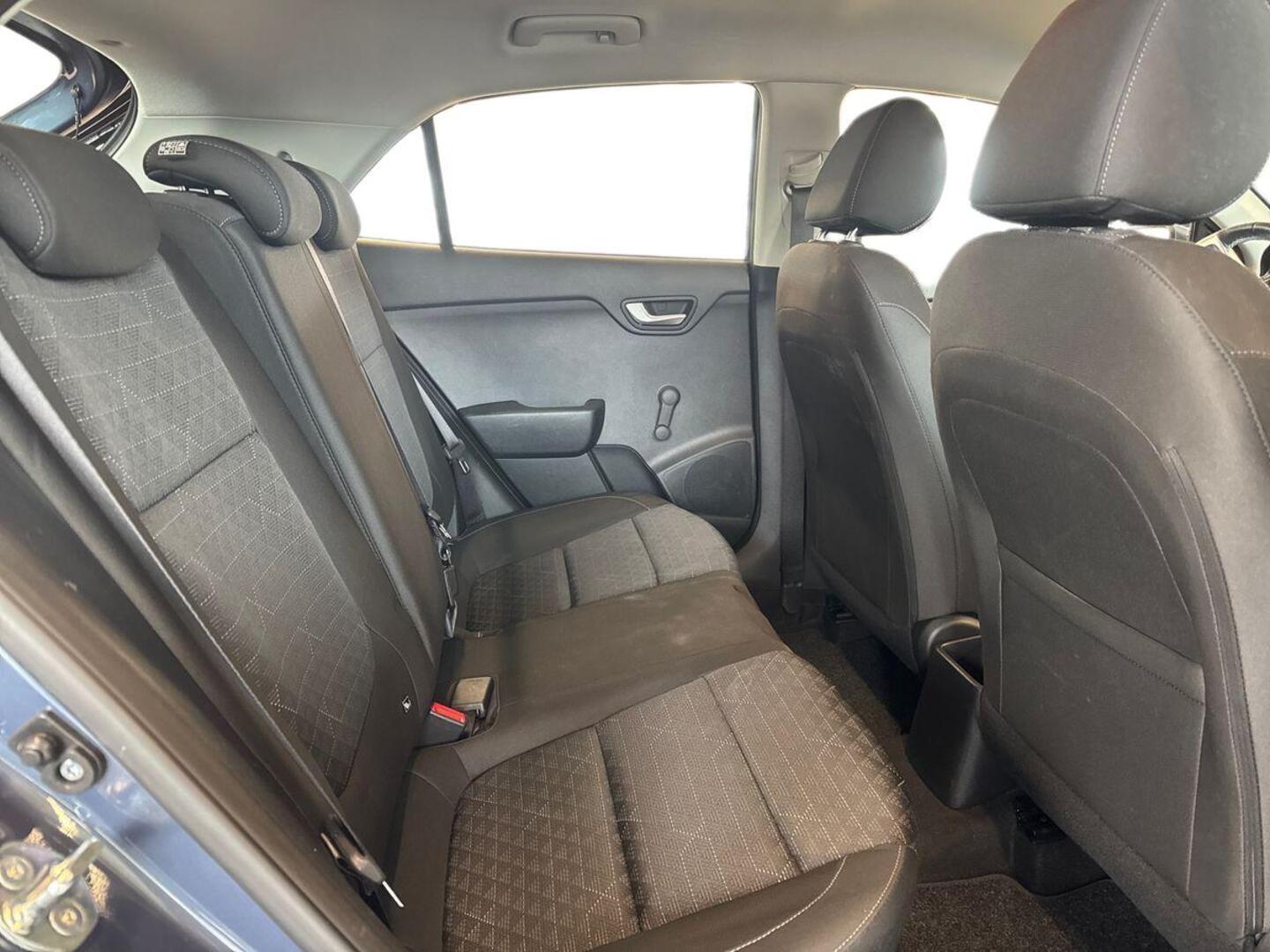 KIA Rio 10