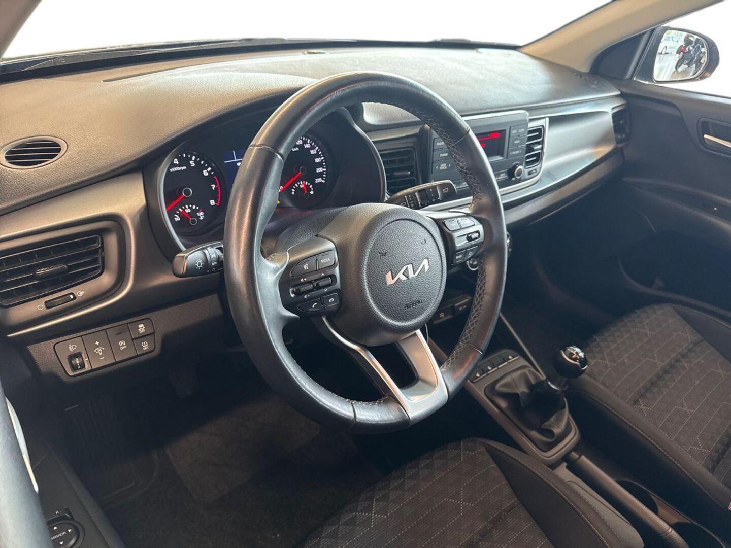 KIA Rio 7