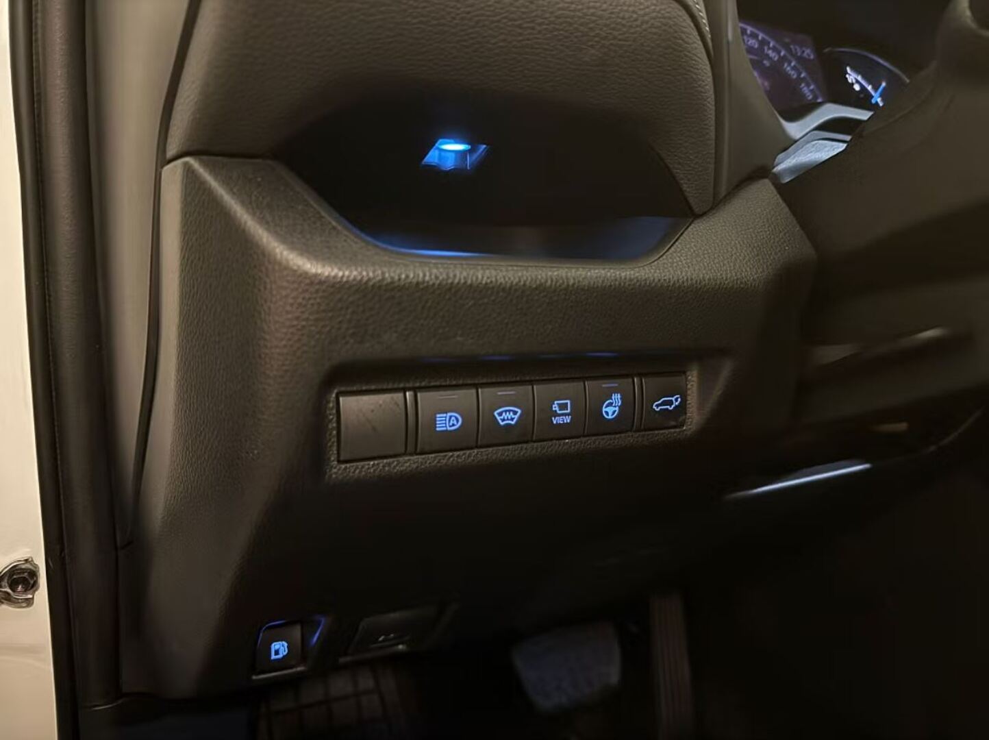 TOYOTA RAV4 2021