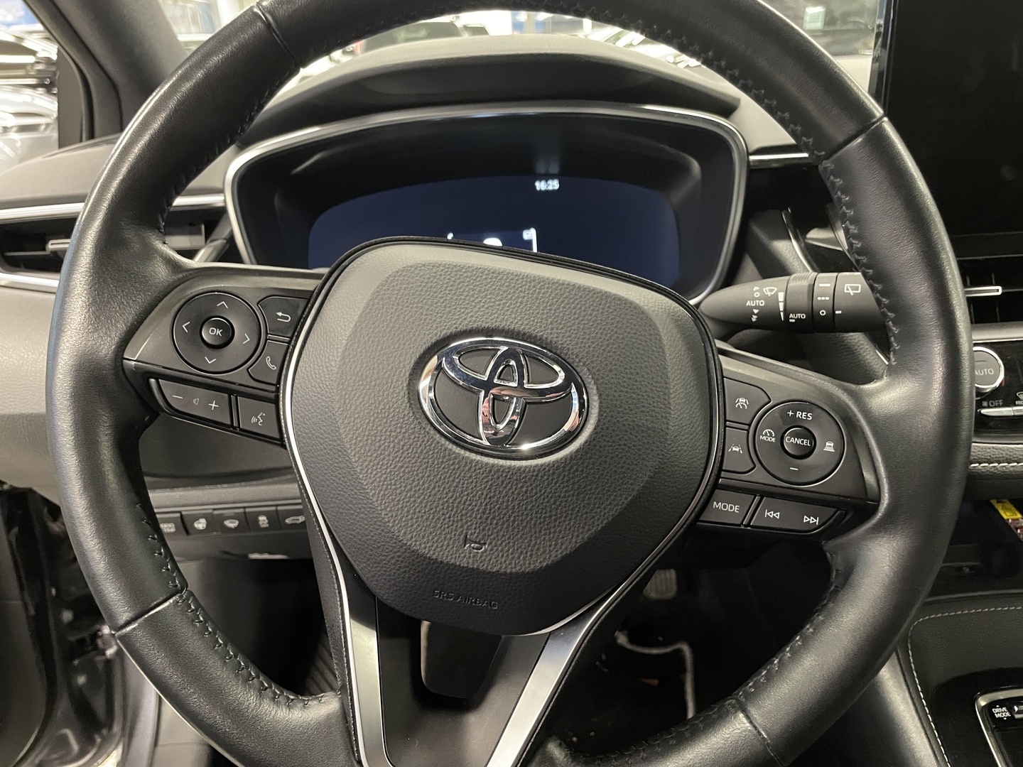 TOYOTA COROLLA 2024