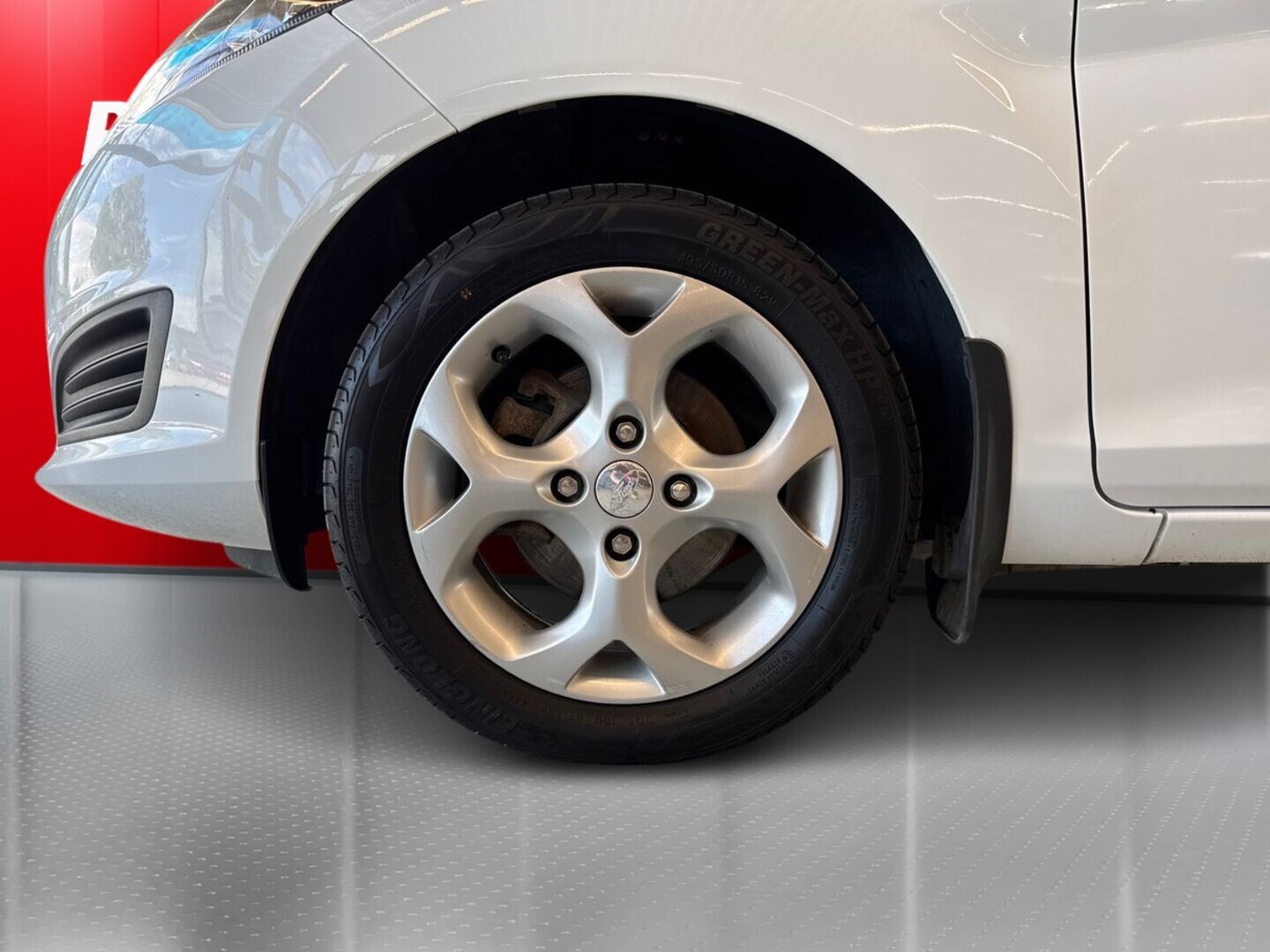FORD Fiesta 13