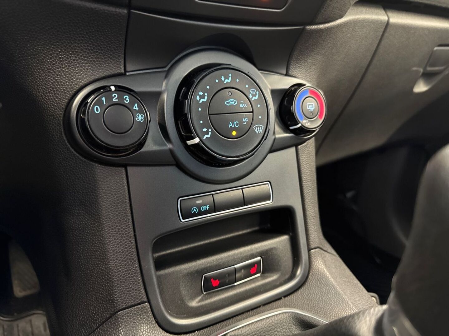 FORD Fiesta 19