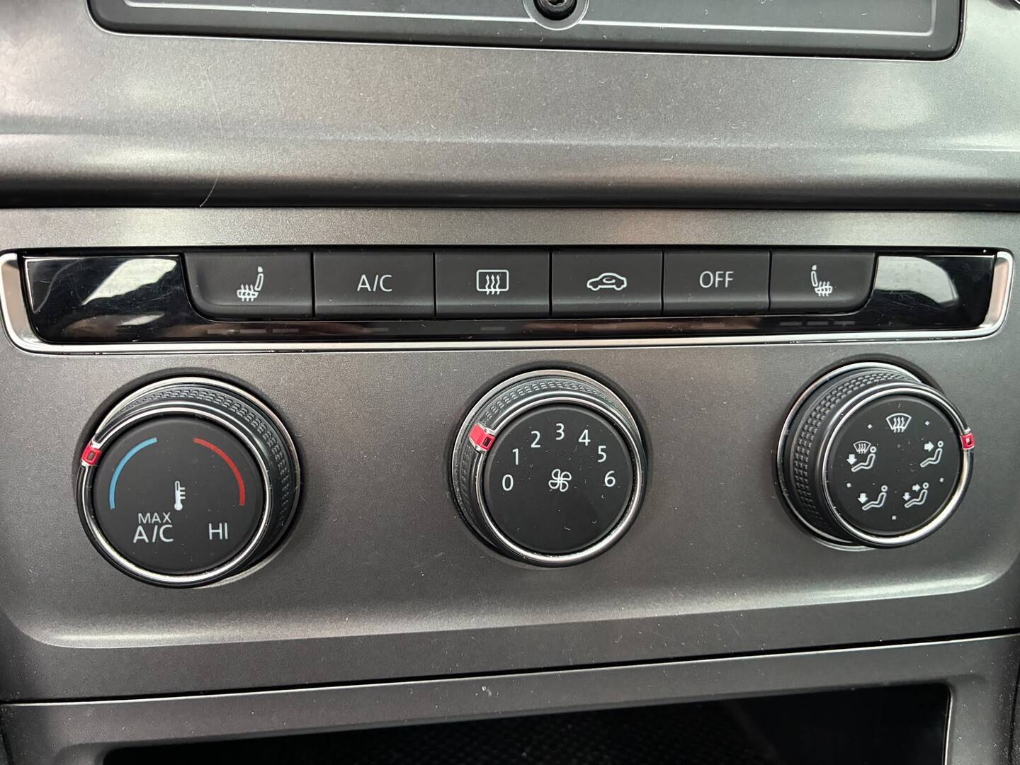 VOLKSWAGEN Golf 2015