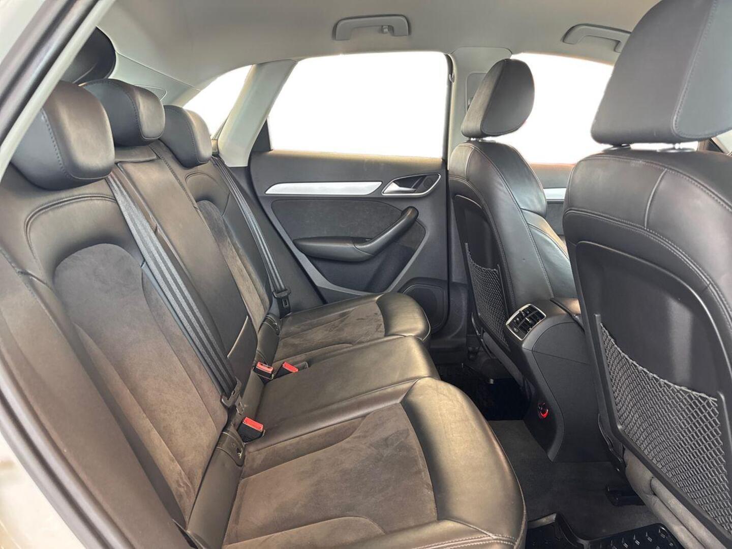 AUDI Q3 10