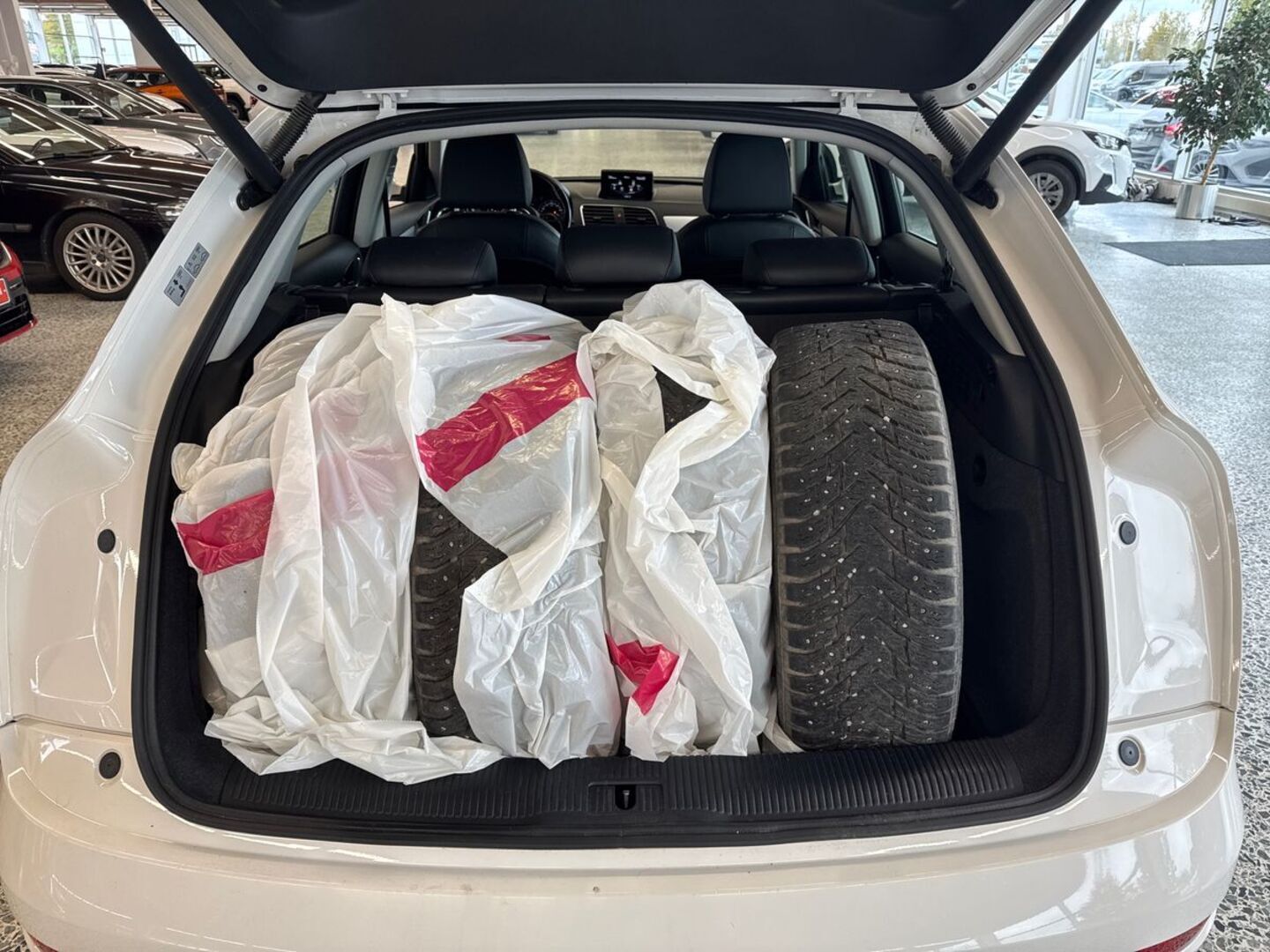 AUDI Q3 11