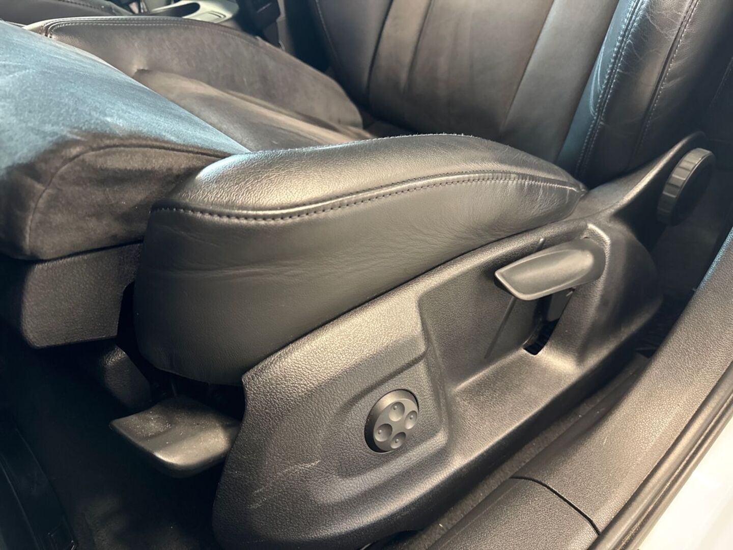 AUDI Q3 23