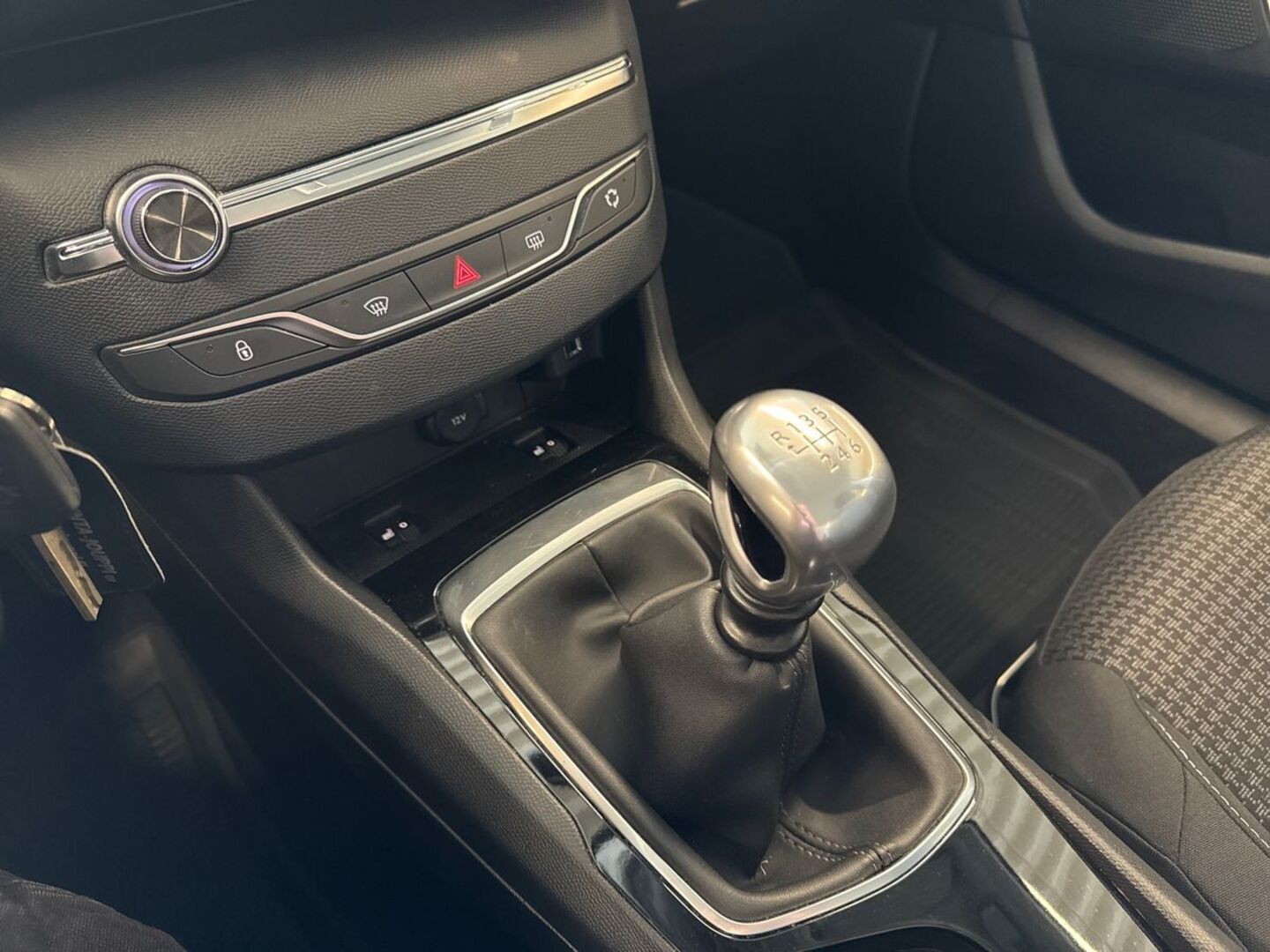 PEUGEOT 308 2018