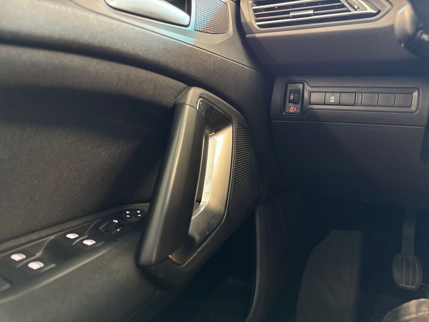 PEUGEOT 308 2018