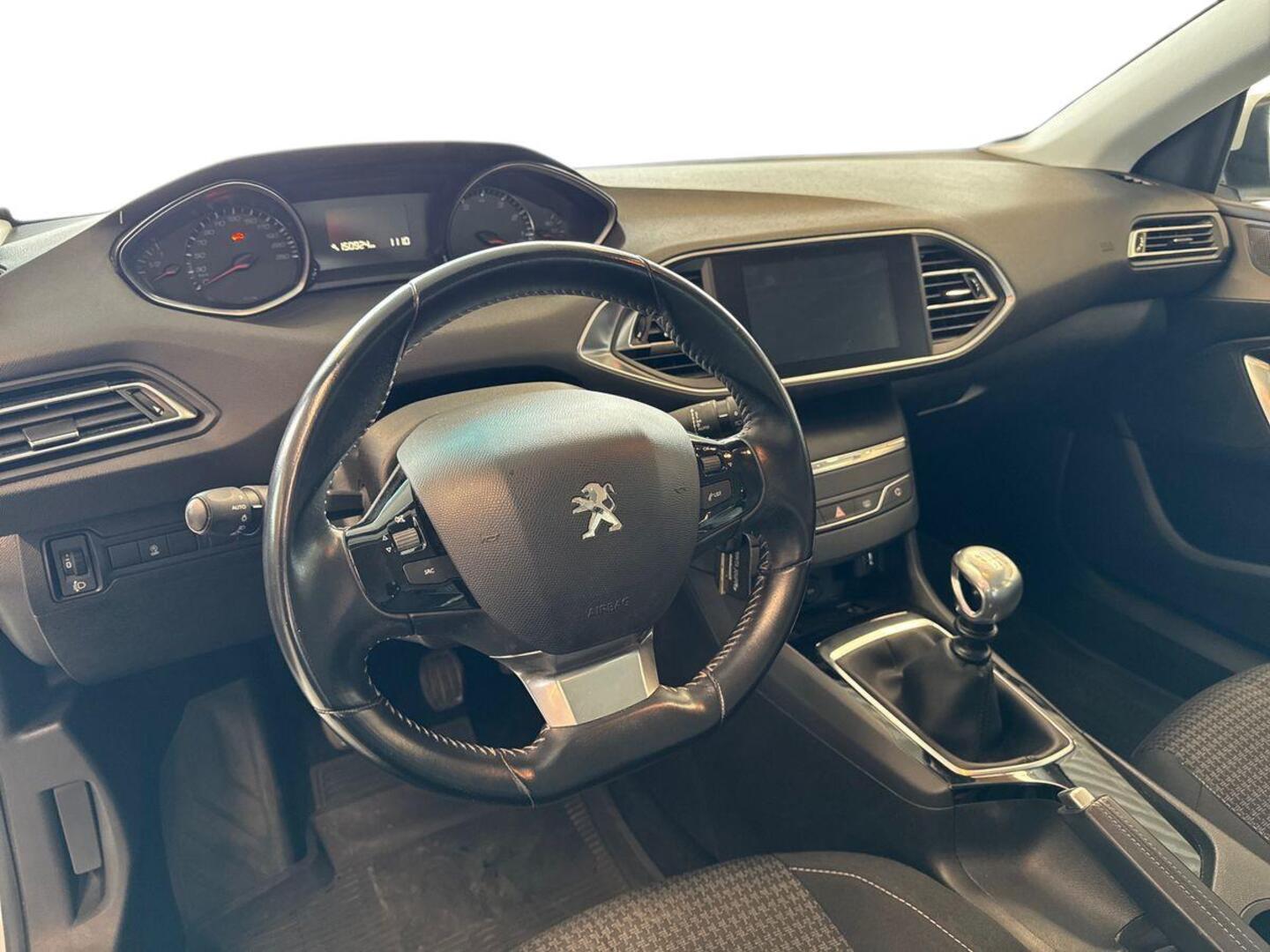 PEUGEOT 308 2018