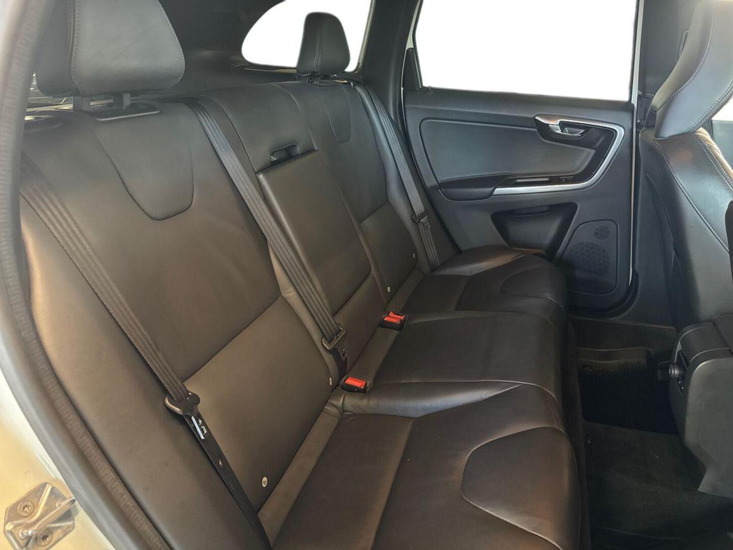 VOLVO XC60 10