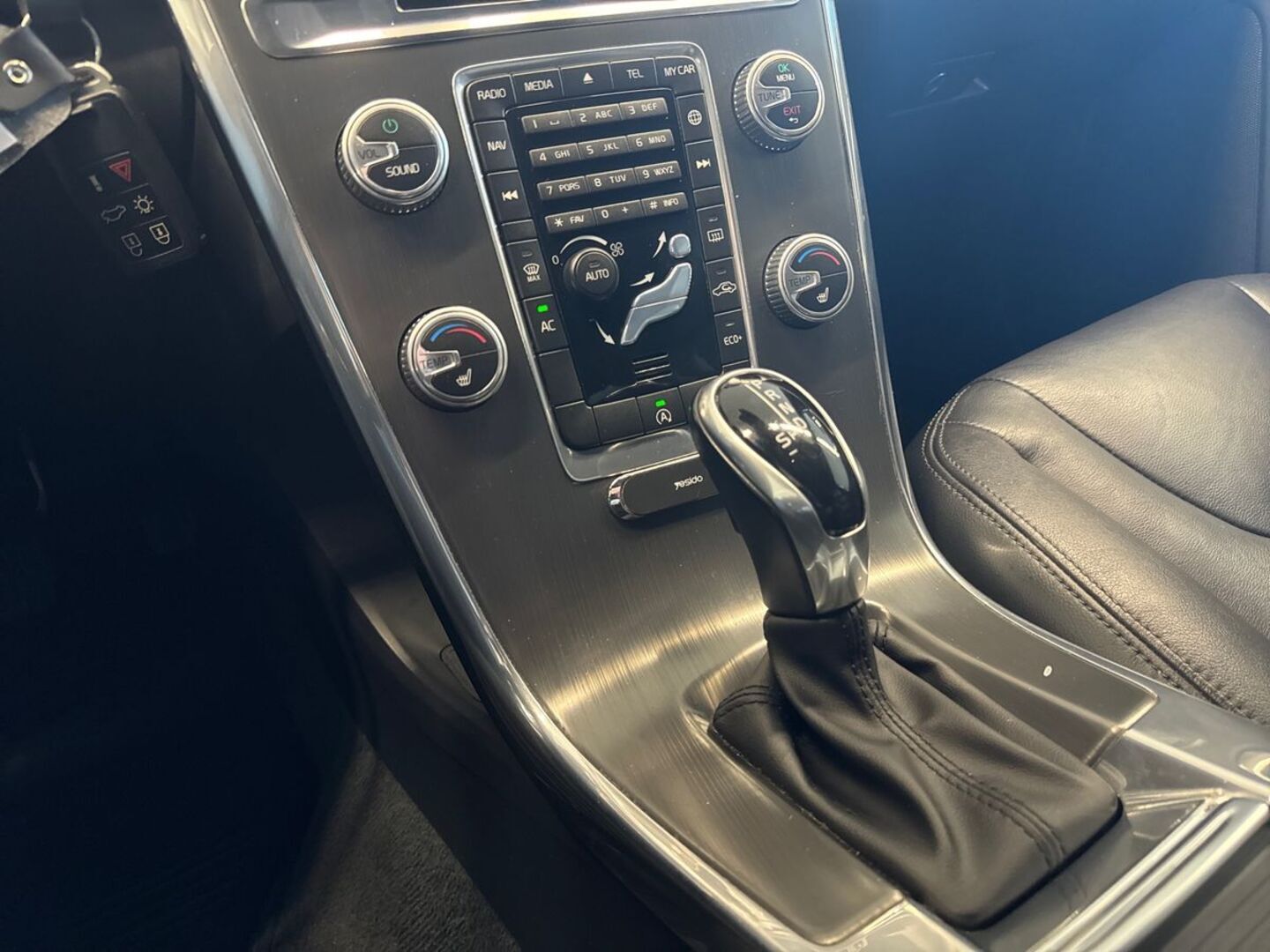 VOLVO XC60 18