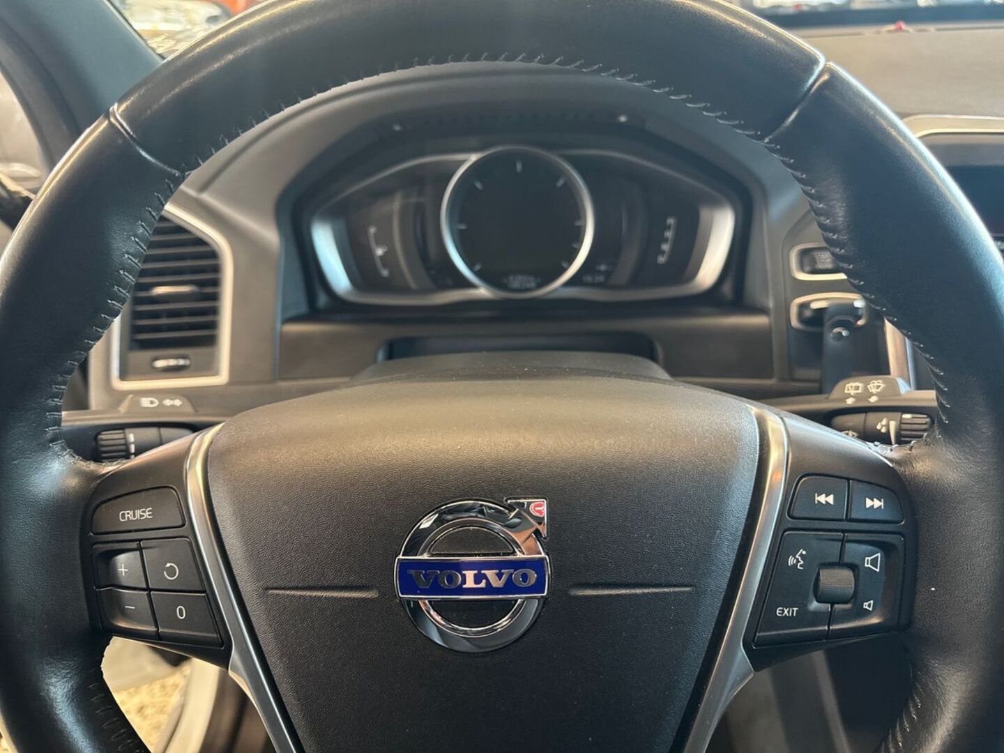 VOLVO XC60 21