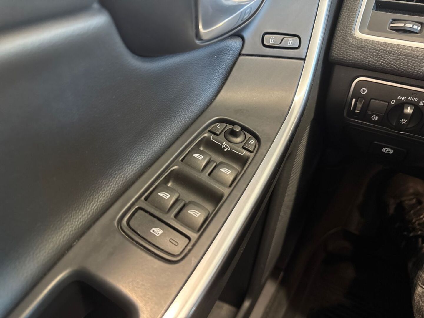 VOLVO XC60 23