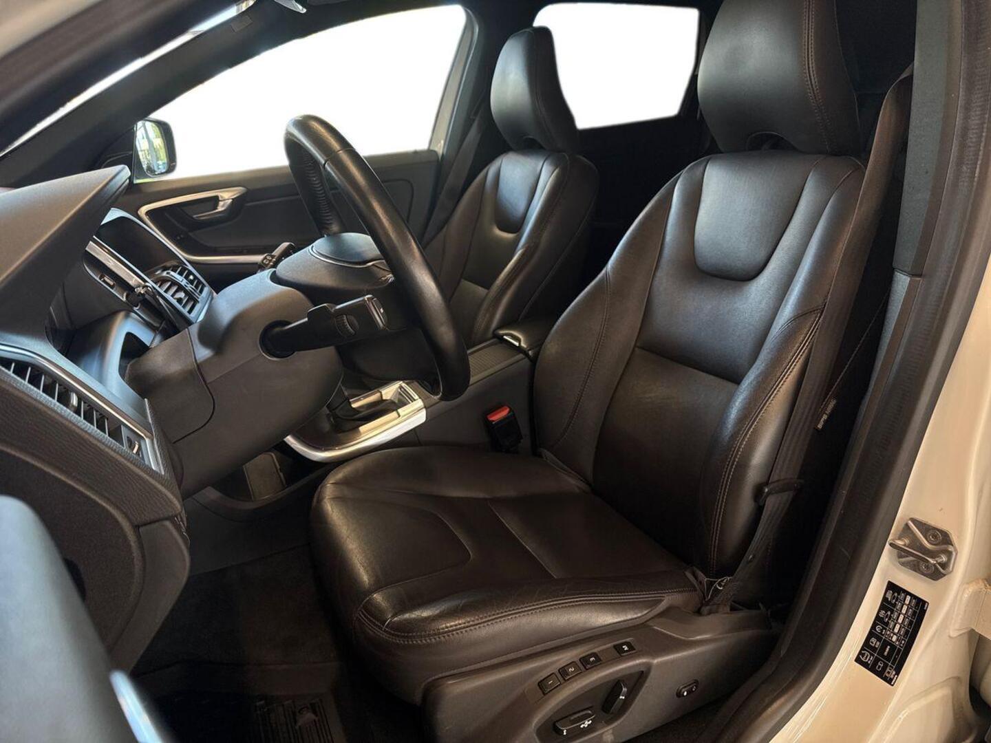 VOLVO XC60 9