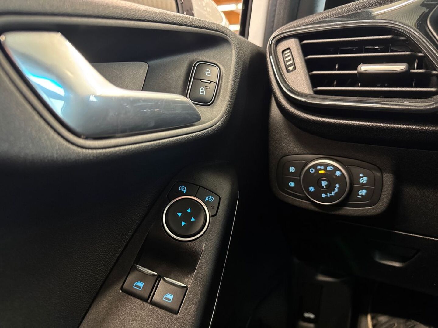 FORD Fiesta Van 2020