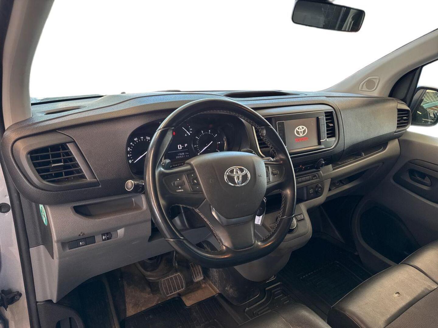TOYOTA Proace 9