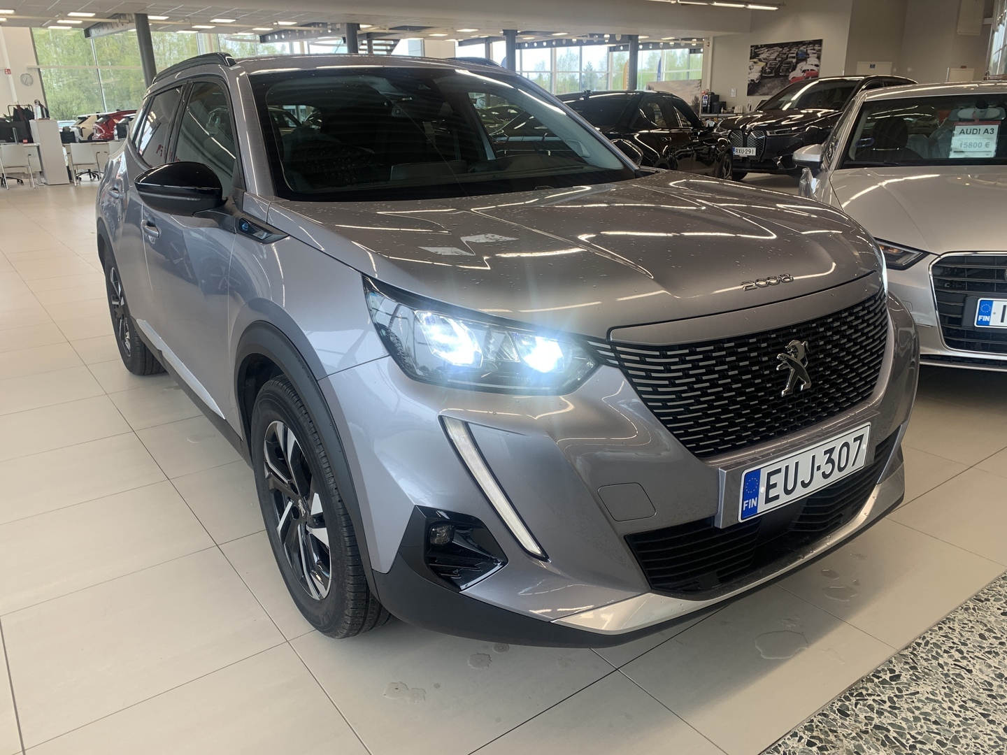 PEUGEOT e-2008 2022