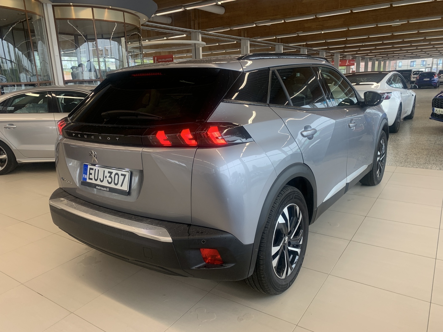 PEUGEOT e-2008 2022