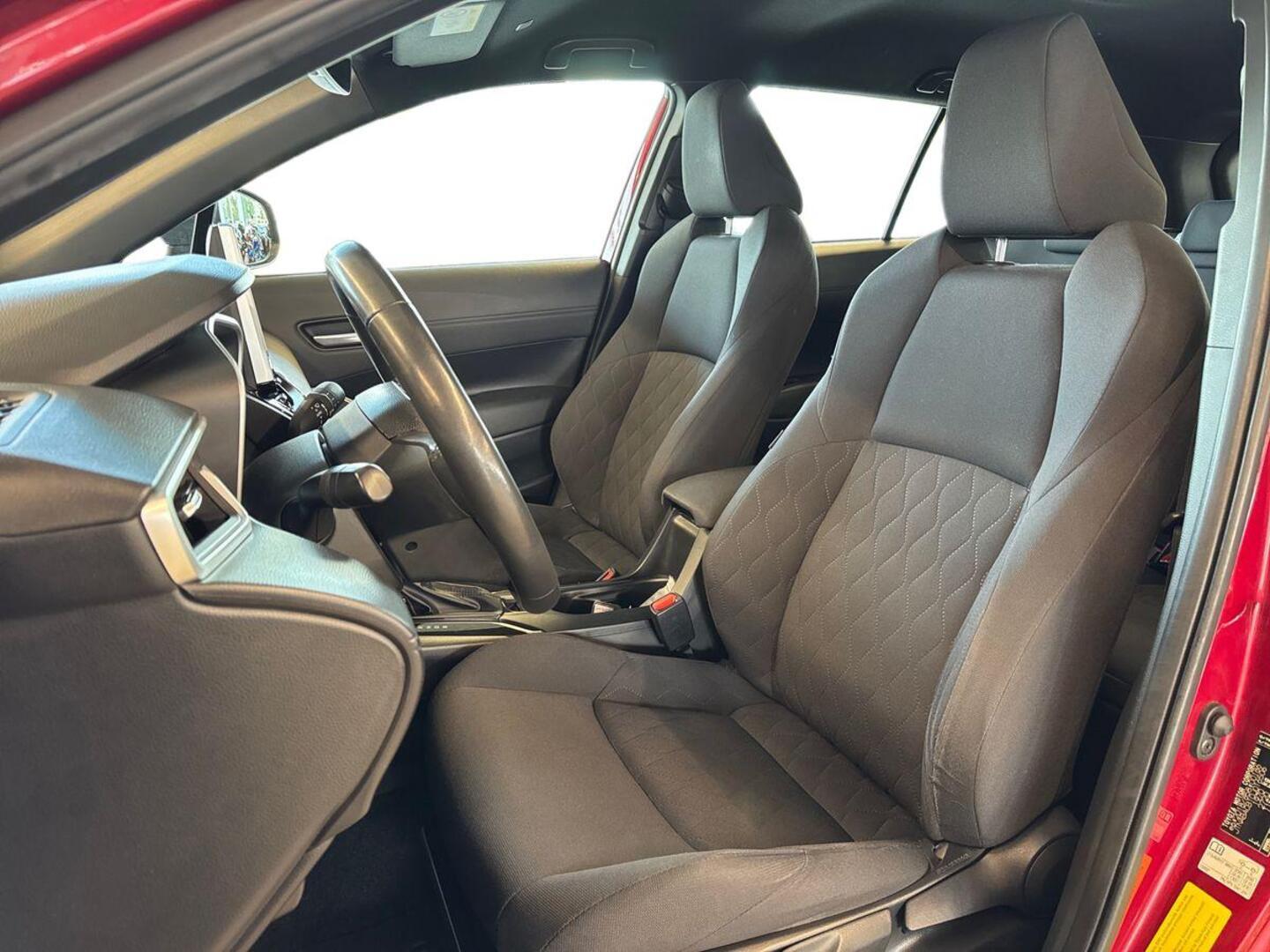 TOYOTA Corolla Cross 9