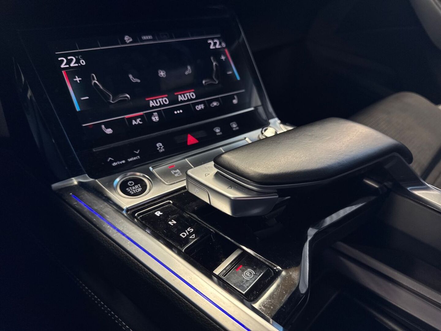 AUDI e-tron 21