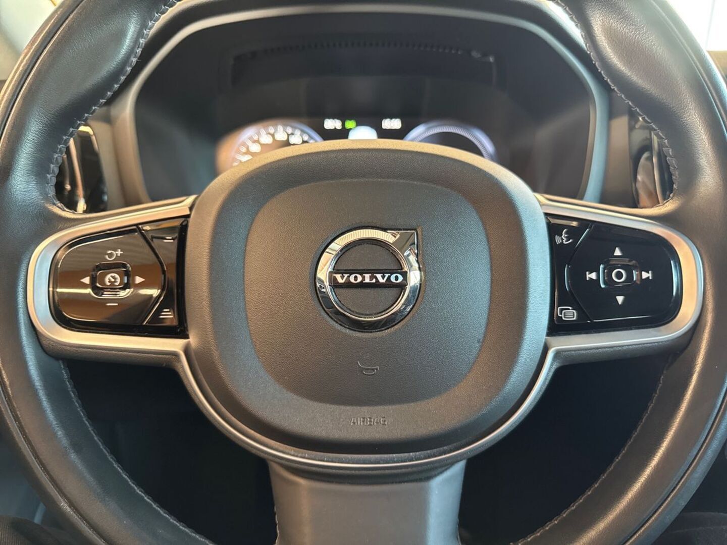VOLVO V60 2020