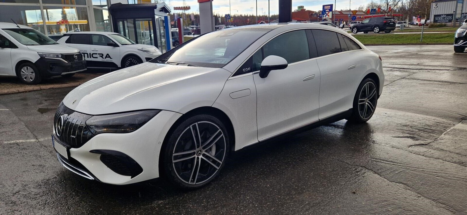 MERCEDES-BENZ EQE 2022