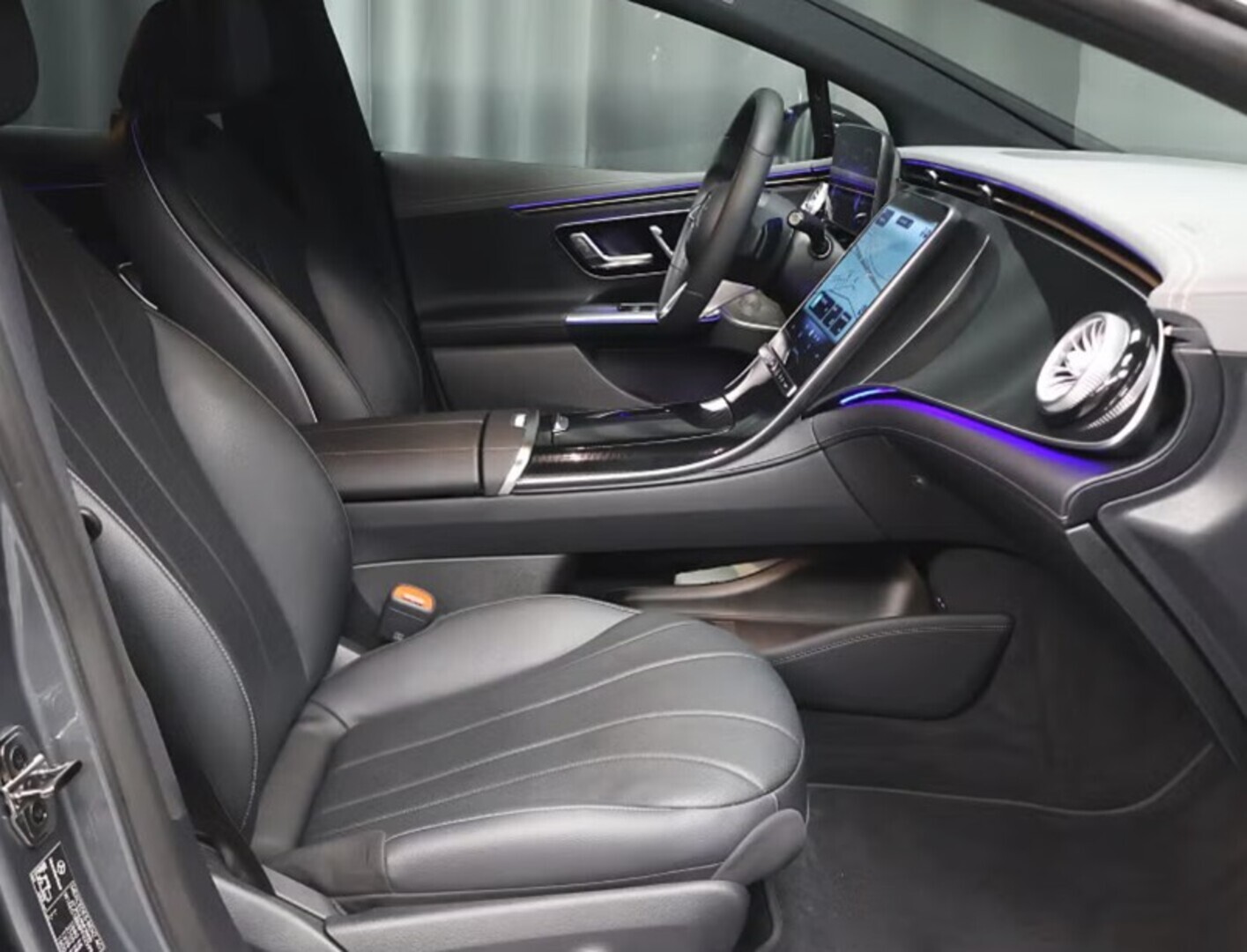 MERCEDES-BENZ EQE 2023